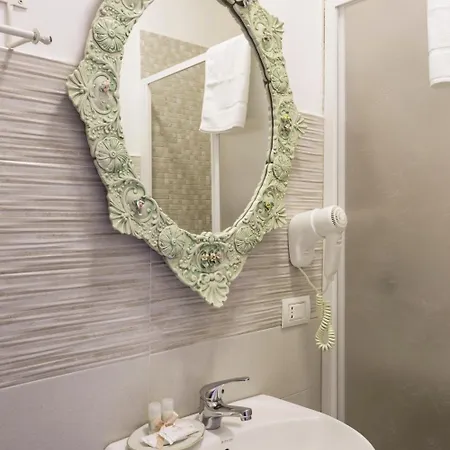 فندق مبيت وإفطار La Maison Romantique نابولي