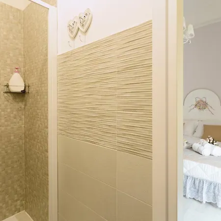 La Maison Romantique Bed & Breakfast