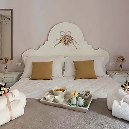 La Maison Romantique Bed and breakfast