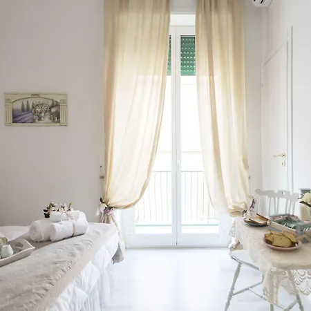 ベッド・アンド・ブレックファスト La Maison Romantique ナポリ